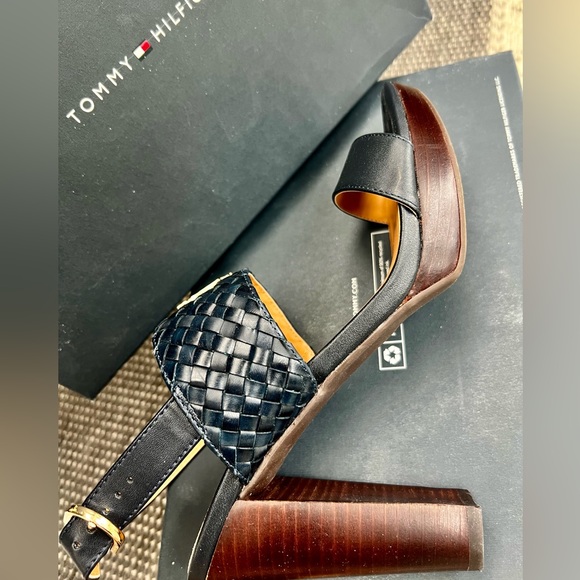 Tommy Hilfiger Women’s Elevated Heeled Sandal - Picture 6 of 8